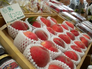 Scrumptious Yamanashi peaches at UNU Market